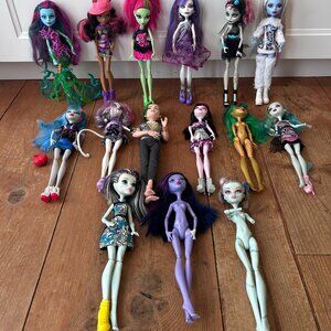 Monster High doll lot, 15 dolls, Abbey, Catrine de Mew, Rochelle, Spectra, Deuce